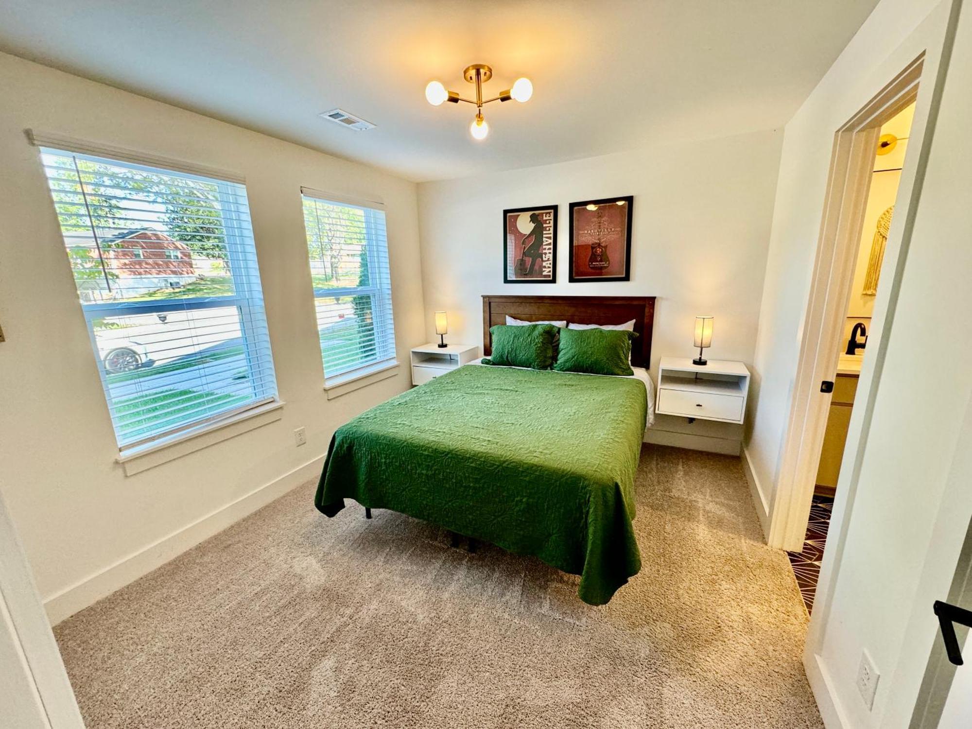 Closetobroadwayairportoprymillsgameroom18 Holiday home