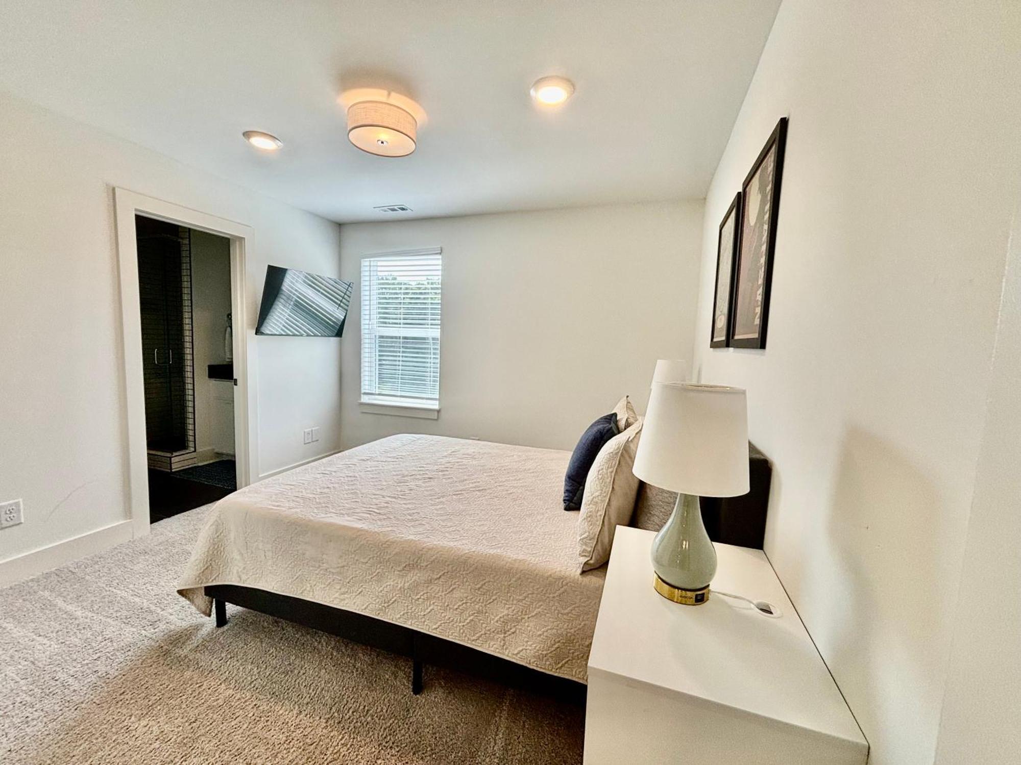 Closetobroadwayairportoprymillsgameroom18 Holiday home *